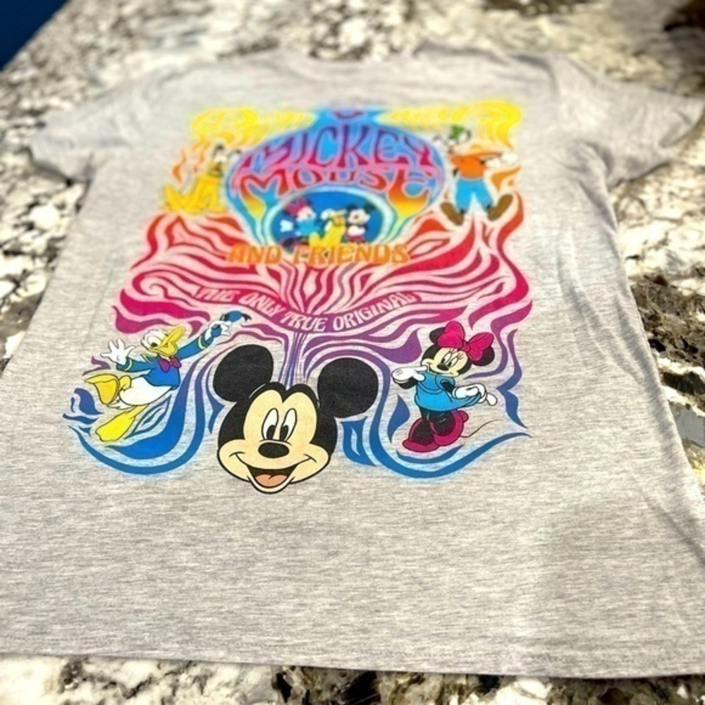 Mickey Mouse & Friends Shirt men’s size S